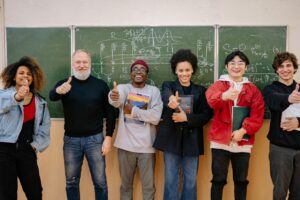 Social Worker trong Giáo dục: Vai Trò tại Trường Học và Cộng Đồng